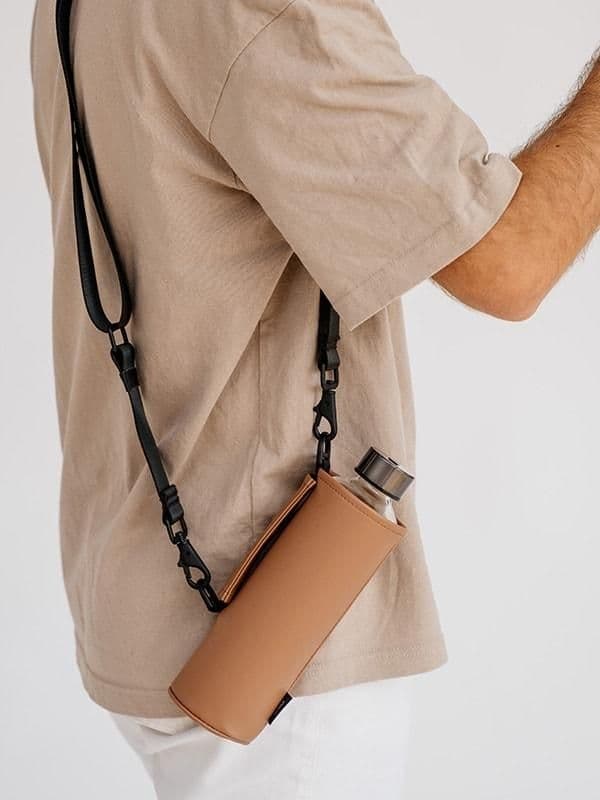 EQUA vattenflaska glas 750ml Crossbody Maple med axelremsväska