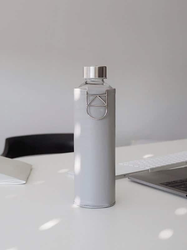 EQUA vattenflaska glas 750ml Grey Dove