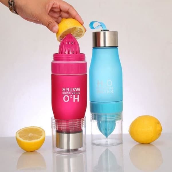 SHOP-STORY - Detox-flaska med fruktinfuserare 650 ML med integrerad citruspressare H2O - Röd färg