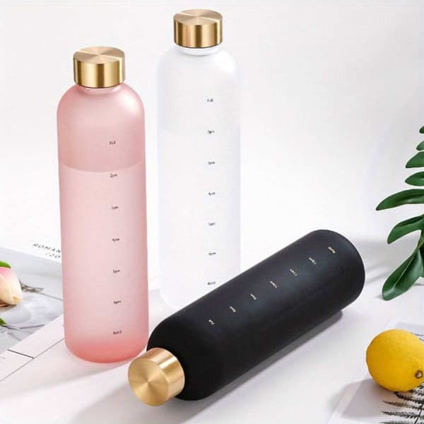 Minimalistisk motiverende vannflaske med tidsmarkør 1000 ml hvit