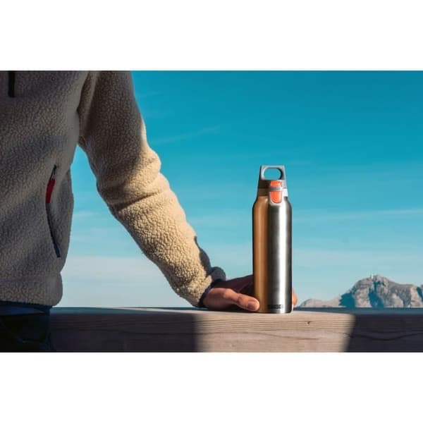 SIGG H&amp;C ONE Lätt Borstad 0,55L isolerad flaska - Grå - 18/8 rostfritt stål