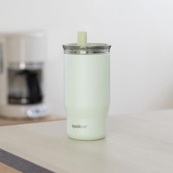 Isolerad mugg i rostfritt stål 720 ml med sugrör (pastellgrön) Quokka Mist