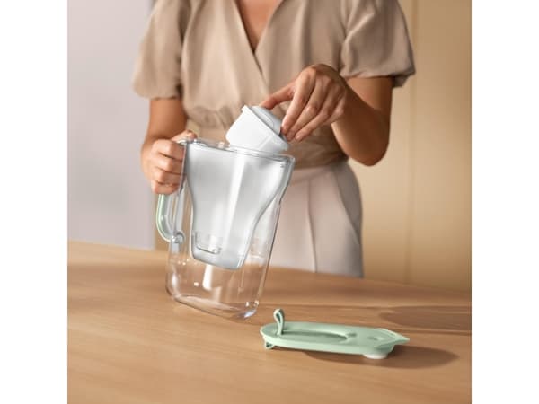 Brita vedensuodatin, 2,4 litran tilavuus, 1,4 litran tilavuus suodatettu vesi, suodatinpatruuna (136123 (1054893))