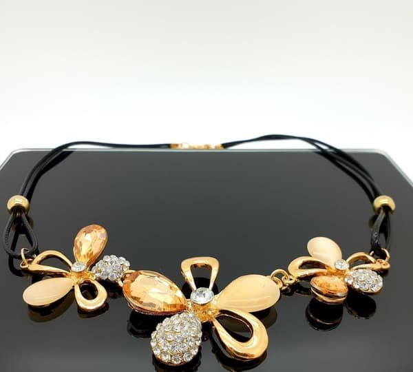 3 flowers diamond necklace 18 K gold plated