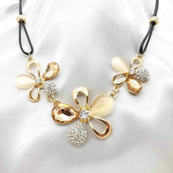 3 flowers diamond necklace 18 K gold plated