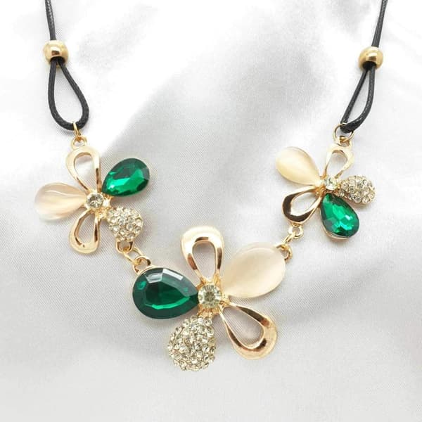 3 flowers diamond necklace 18 K gold plated Grøn One-size