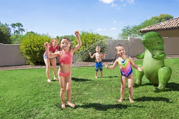 Dinosaur med sprinkler