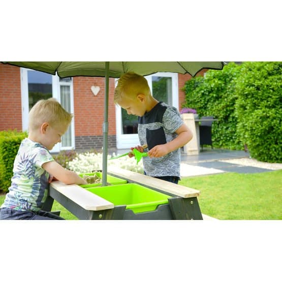 Exit Aksent Sand, Vatten Och Picknickbord (2 Bänkar) Med Parasoll Och Trädgårdsredskap