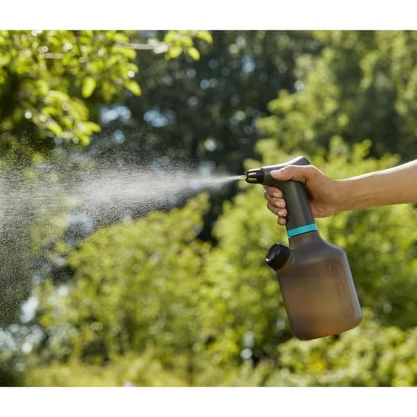 GARDENA EasyPump 1L batterispruta - Justerbart munstycke - Vatna växter i krukor