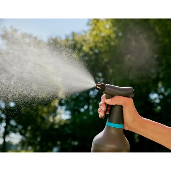 GARDENA Avtryckarspruta – Kapacitet 0,75L – 360° användning – Ergonomisk form – Integrerad nivåindikator – (11110-20)