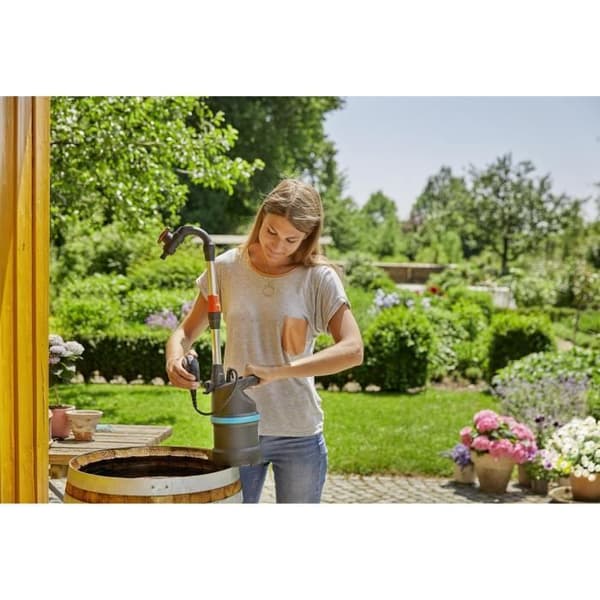 GARDENA Regnvattenuppsamlarpump 4000/1 – 400W – Max flöde 4000l/h & max tryck 1,3bar – 5 års garantiförlängning