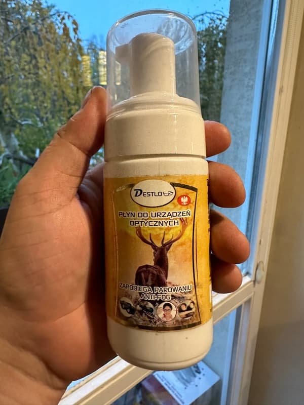 PUHDISTUSNESTE METSÄSTYSTOPIIKKEILLE, KIIKARILAITTEILLE, MASKEILLE JA HUURUNESTOLLE 100ml