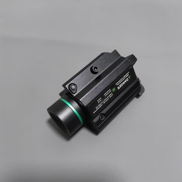 Taskulamppu VIHREÄ LASER 1000lm TÄHTÄIN PISTOOLIIN ASG GLOCK ASE Picatinny