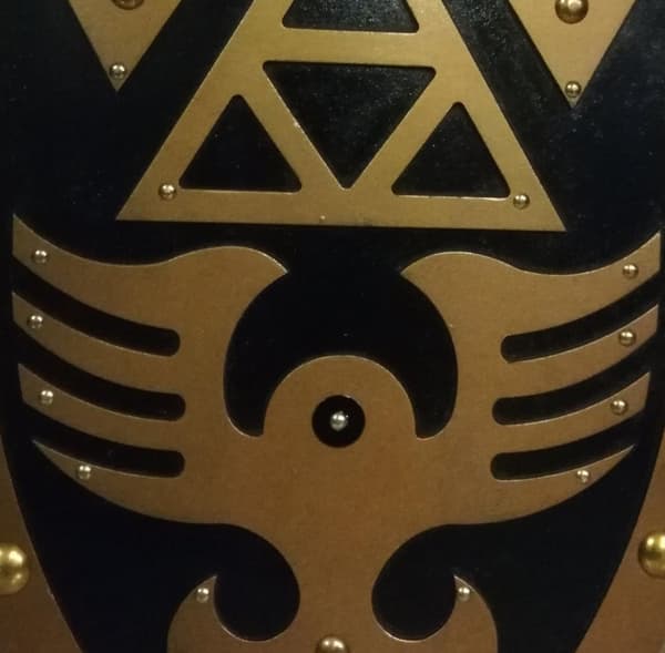 Wooden Legend of Zelda Curved Shield SWE101
