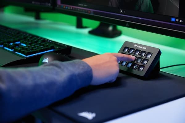 Elgato Facecam Pro - 4K UHD-webbkamera - 3840 x 2160 pixlar - USB-C - Svart