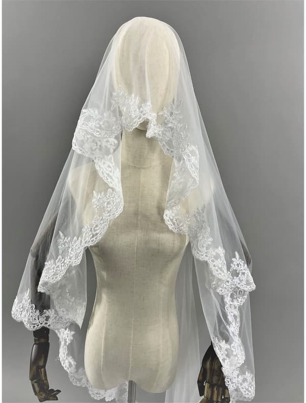 Ett lager Fest / afton / Spetskant Brudslöjor Kapell Slöjor med Applikationsbroderi / Paljett 118,11 tum (300 cm) Organza #8939542