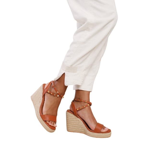 Where's That From Dam/Dotter Texas Studded PU Crossover Strap breda kilar