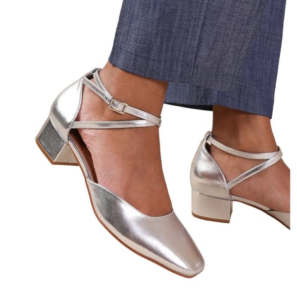 Where's That From Womens/Ladies Peru Crossover Strap Low Block Heel Sandals