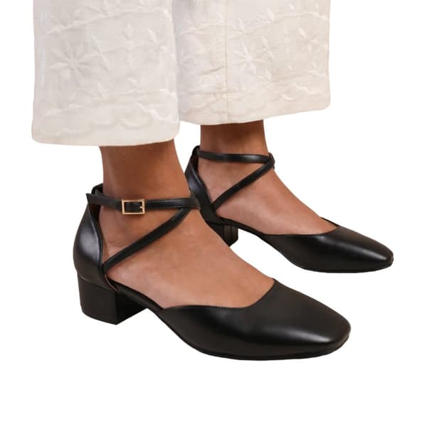Where's That From Womens/Ladies Peru PU Crossover Strap Low Block Heel Sandals
