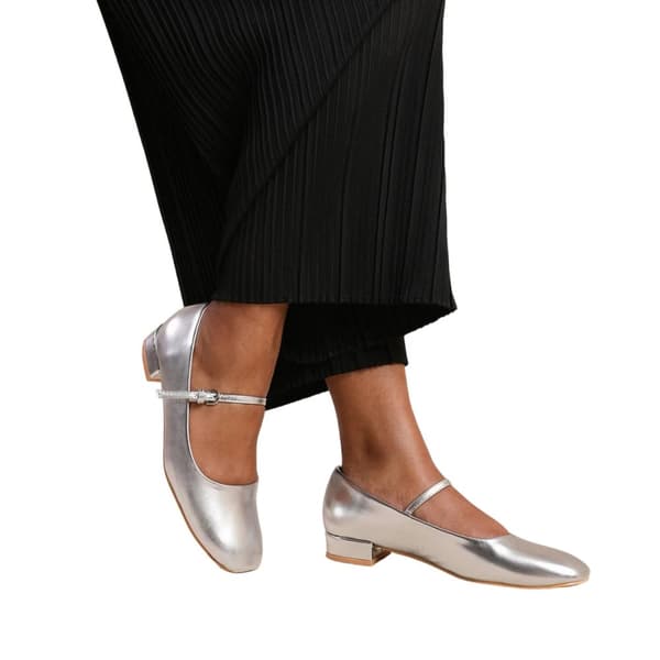 Where's That From Womens/Ladies Minsk Metallic PU Buckle Detail Low Heel Pumps
