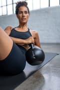 Miniatyrbild 3 av 4: Bar - hantel - vikt Stryve - 1 - Kettlebell | 6 kg Unisex-vuxen, helsvart