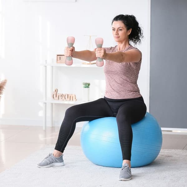 Relaxdays hantlar med anpassningsvikt, set om 2, tillbehör 1kg, 1,5kg, 2kg, gummibeläggning, fitness, rosa