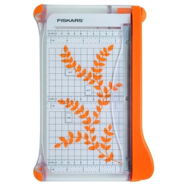 Mini-Gilotin - Fiskars - 22 cm - Klipper upp till 5 ark - Idealisk för scrapbooking