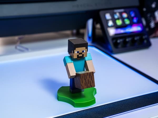 Cable Guys - Holdem - Minecraft Steve - Merchandise