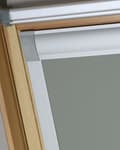 Miniatyrbild 4 av 4: Skylight persienner block - 15 (94/98) - Takfönster persienner block 15 (94/98) för Fakro Blockout takfönster, i plåt