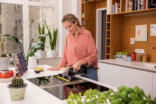 Sähkökäyttöinen ikkunanpesuaine KARCHER WV 5 Plus Anniversary Edition (1.633-711.0) Musta