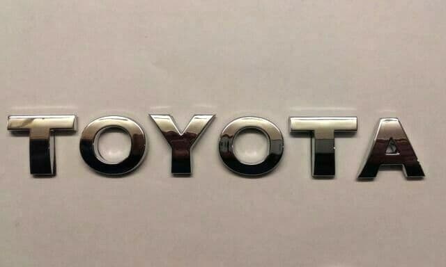 New Chrome 3D Self-adhesive Car Letters badge emblem sticker Spelling TOYOTA