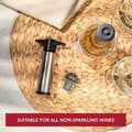 Miniatyrbild 4 av 5: Vakuumpump - Vacuvin - Borstat stål - Inkluderar 2 kapsyler - Förlängd förvaring