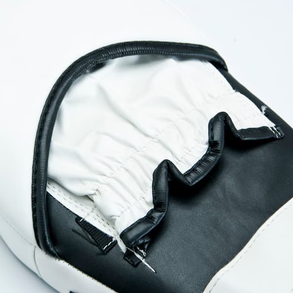 TRAINER'S PAW svart och vit (par) ALLRIGHT 1816