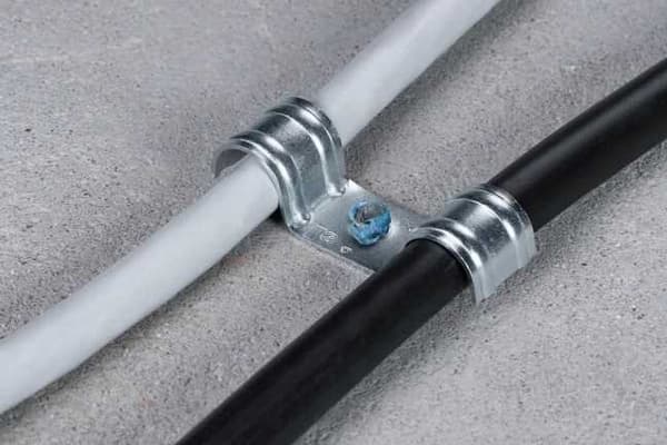 Dobbelt stålkabelholder 6 mm galvaniseret x100