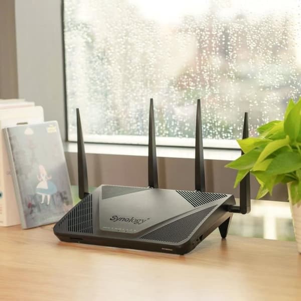 SYNOLOGY RT2600AC - AC Dual-band 2600 Mbps trådløs WiFi-router - MU-MIMO med 4 LAN-porte og 1 WAN-port 10/100/1000 Mbps