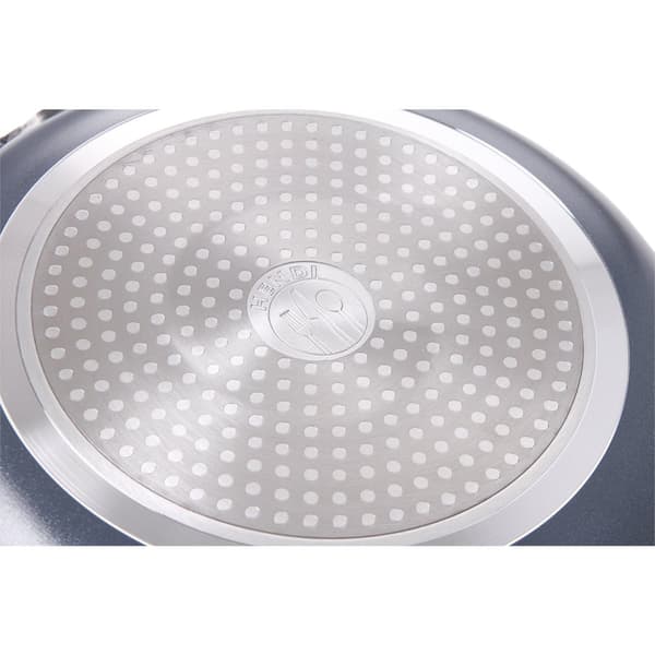 Alumiininen paistinpannu tarttumattomalla Teflon Platinum Professional -pinnoitteella. 24 cm - Hendi 621110