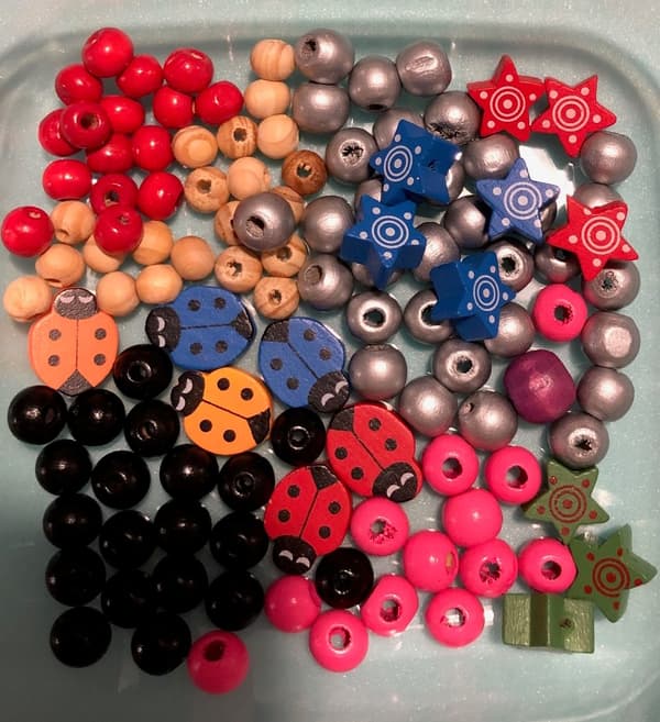 115 blandade träpärlor mix färgglada