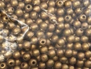 8 mm träpärlor guld 80 stycken