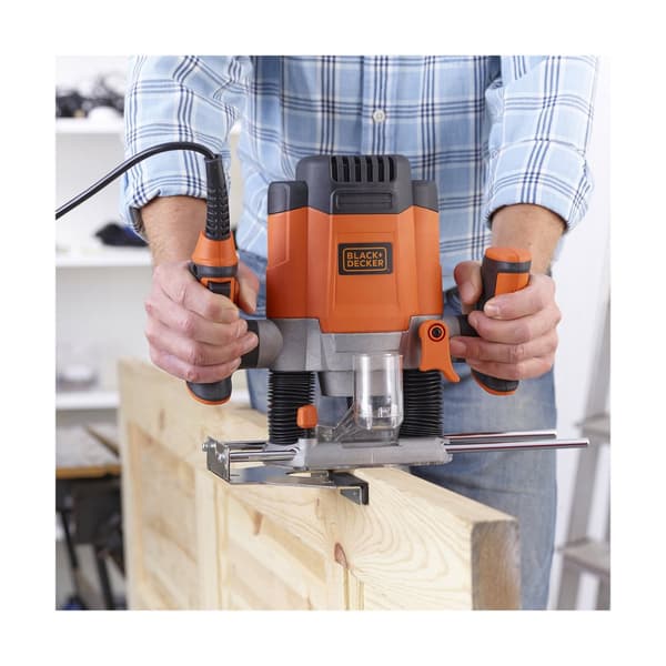 Fresemaskin Black & Decker 1200eka-qs