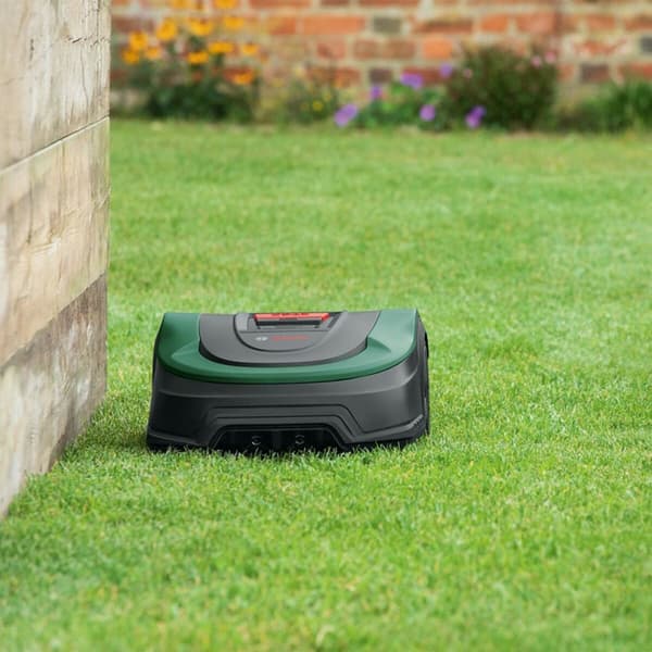 Gressklipprobot BOSCH Indo M+ 700 30-50 mm 700 m 19 cm