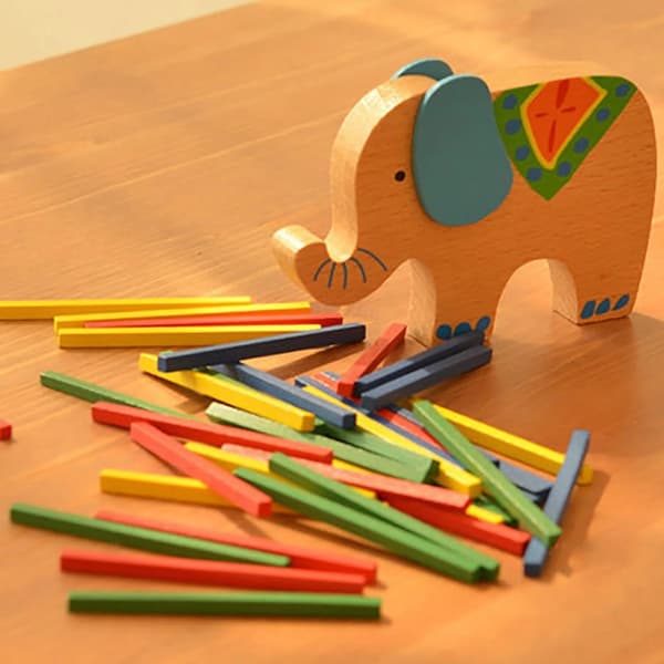 OBOSOE Elephant Balance Game – Pædagogisk trælegetøj med farvepinde og stablingsudfordring