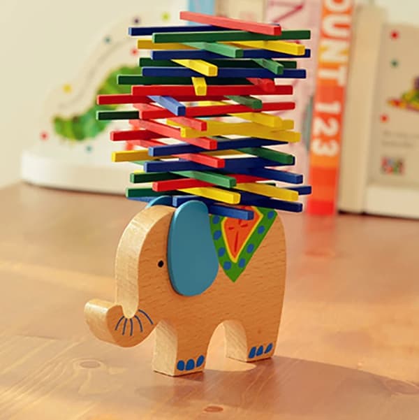 OBOSOE Elephant Balance Game – Pædagogisk trælegetøj med farvepinde og stablingsudfordring