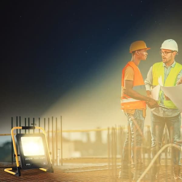 LARS360 200W LED-konstruktionsstrålkastare med fäste och strömkabel, IP66 vattentät LED-strålkastare, varmvit