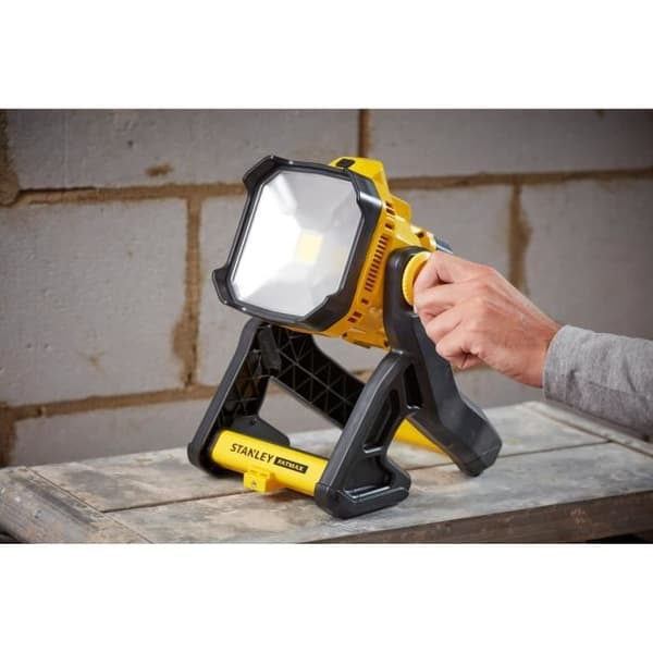 LED Projektorlampa - STANLEY - SFMCL030B-XJ - 750 till 1850 Lumens - Utan batteri - 18V