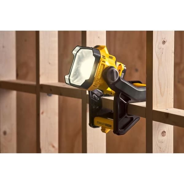 LED Projektorlampa - STANLEY - SFMCL030B-XJ - 750 till 1850 Lumens - Utan batteri - 18V