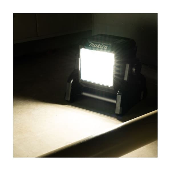 Makita 18V-40V ML003G LED-konstruktionsspotlight - Trådlös - 20W - 450/1100 lumen