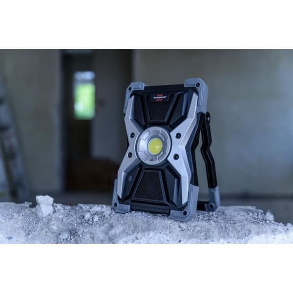 Brennenstuhl RUFUS 3010 MA LED bärbar spotlight / LED arbetslampa med Bluetooth-högtalare 3000 lumen