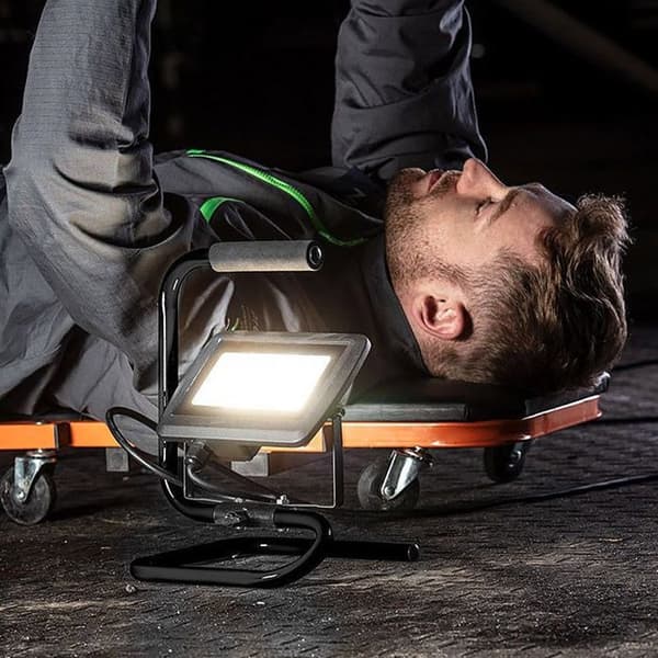 Bärbar projektor NEO TOOLS 99-063 SMD 50W