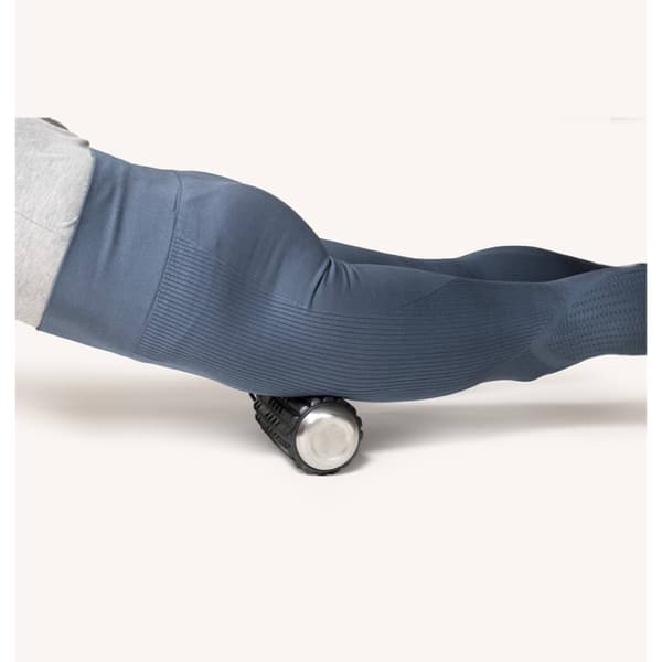 SWEDISH POSTURE Wavewell 750 ml Water Bottle Foam Roller