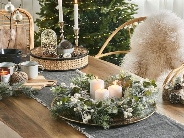 Julekrans Grønt Syntetisk Materiale Naturlig Tre Kunstig Snø Tradisjonell Design Rund 54 cm